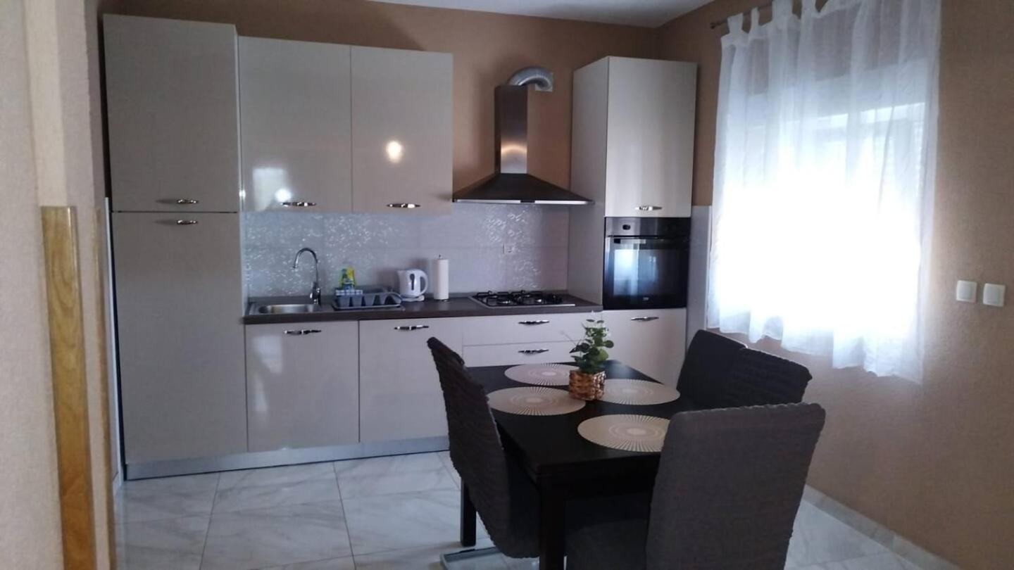 Apartman Dora Sukošan Exteriér fotografie